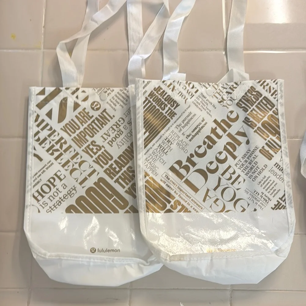 lululemon white and gold bag All Night Festival Crossbody Micro Belt 2L Designed for Casual Lululemon Ruched Shoulder Bag Mini